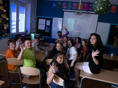 We are looking for schools around the globe to do a penpal exchange or travel exchange. 10 €