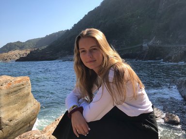 Traveling abroad for a cultural exchange 10 €