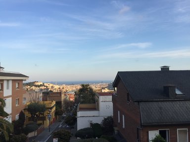 Meeting new people, improving french 10 €
