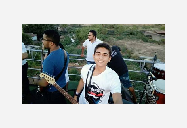 I want to make music and show the world its power! 10 €