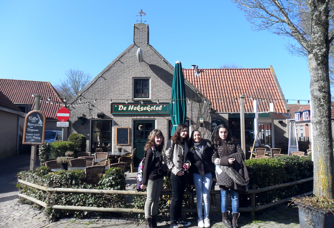 Exchanges with the Netherlands, Italy, Comenius... 10 €