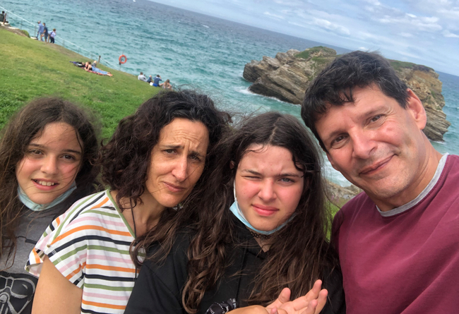 Intercambio de idiomas para mis hijas gemelas en Galicia.- España 10 €