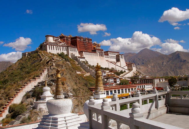 We invite Native English-Speaking Teachers/ High School/College Students to come to Nepal, volunteer as language enhancers/Teachers and work with children 10 €