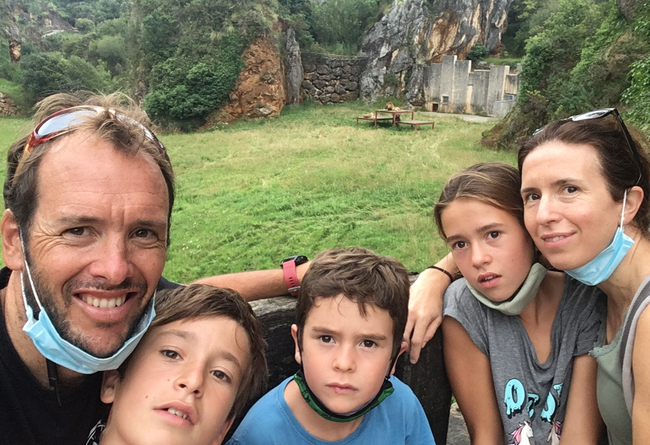 Intercambio familiar (matrimonio y 3 hijos). Estancia de 1 a 2 años en país de habla inglesa. 10 €