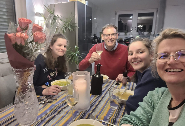 Familia española/británica que vive cerca de Frankfurt am Main desde hace 15 años. 10 €