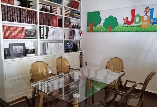English Kinder Teacher or Assitant 10 €